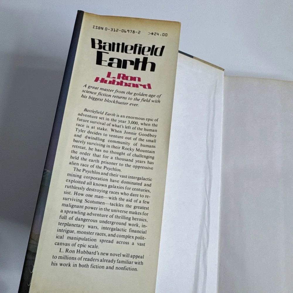 L. Ron‎ Hubbard BATTLEFIELD EARTH Hardcover 1982 Vintage Sci-Fi Fiction